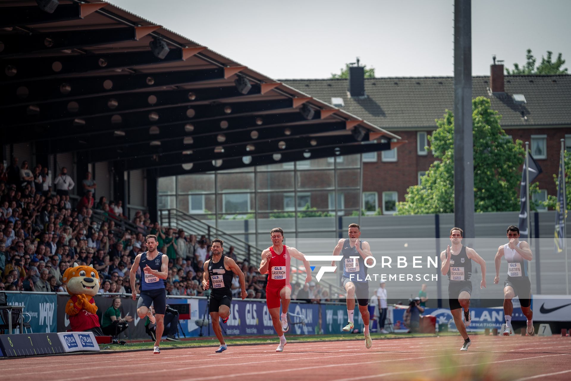 Jan Ruhrmann (LAV Bayer Uerdingen/Dormagen), Tim Nowak (SSV Ulm 1846), Nils Laserich (TSV Bayer 04 Leverkusen), Nico Beckers (LAV Bayer Uerdingen/Dormagen),  Luca Dieckmann (SSV Ulm 1846) und Teo Bastien (FRA) ueber 100m am 07.05.2022 beim Stadtwerke Ratingen Mehrkampf-Meeting 2022 in Ratingen